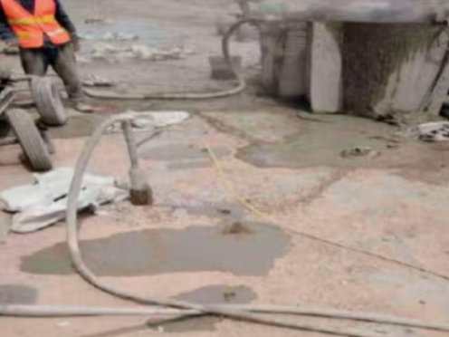 林州水泥混凝土路面板底注浆技术 路面脱空注浆整治方案